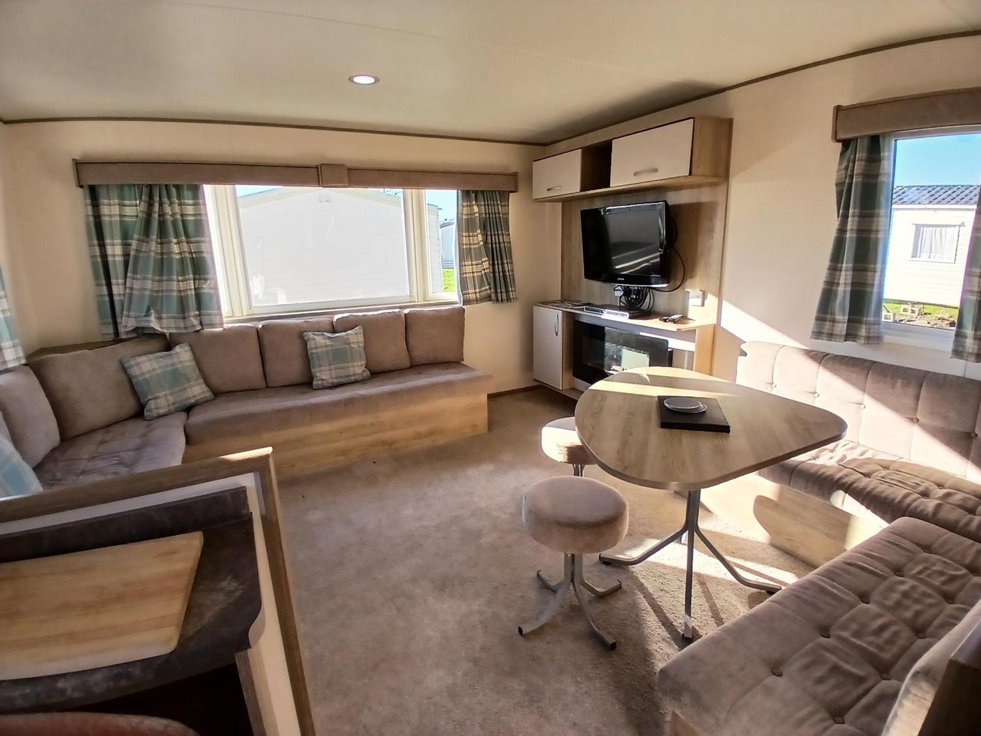 Gold Plus Caravan 딤처치 외부 사진