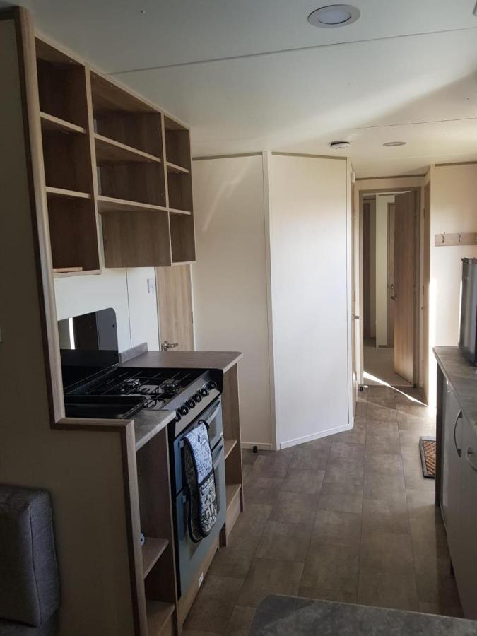 Gold Plus Caravan 딤처치 외부 사진
